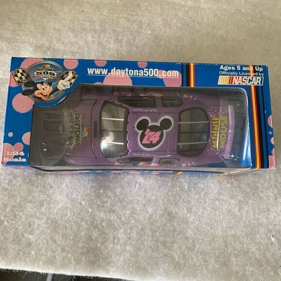 Team Caliber 2004 Minnie Mouse Daytona 500  NASCAR 1:24 Scale Car *Never Opened* - Picture 3 of 7